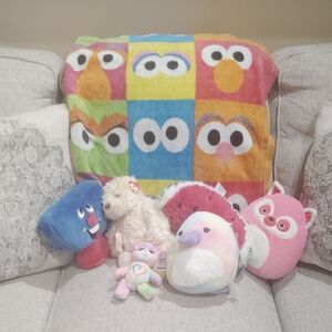 Colorful Sesame Street Blanket and Plush Toy Set